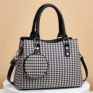 Sac seau classique à carreaux noir et blanc avec mini pochette et bandoulière amovible