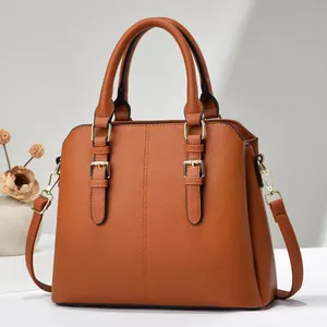 Borsa tote grande da donna in pelle litchi marrone scuro con fibbie dorate chic