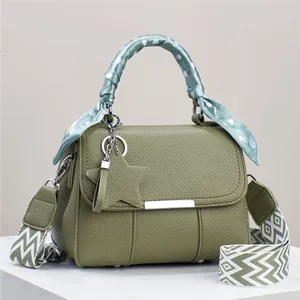 Damen Mode Litschitextur PU Leder Umhängetasche Mit Satin-Schal Griff Sternanhänger Breite Riemen Crossbody Tasche Handtasche