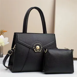 Set di borse da donna in due pezzi in pelle nera con motivo litchi e chiusura dorata