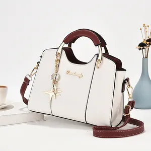 Sac à Main Vintage en Cuir PU pour Femmes Avec Pendentif Étoile Sac à Bandoulière Mode Sac Fourre-Tout Grande Capacité pour Bureau Quotidien
