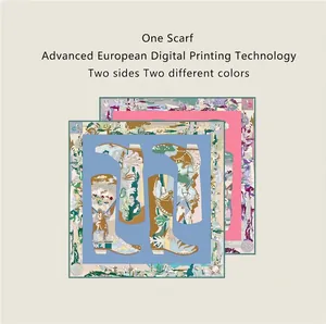 Carré de soie de 90cm double face avec motifs jacquard de chevaux et bottes cavalières