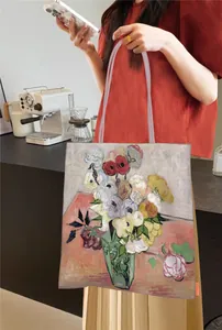 Détail du sac cabas en toile avec peinture à l'huile Van Gogh et anses violettes