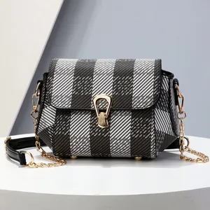 Petit Sac Carré en Bandoulière pour Femmes en Cuir PU à Rayures à Carreaux Avec Chaîne Dorée et Fermoir en Métal Mode Quotidienne