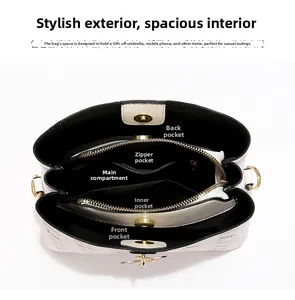Vue intérieure du sac seau imprimé avec cinq compartiments et doublure noire