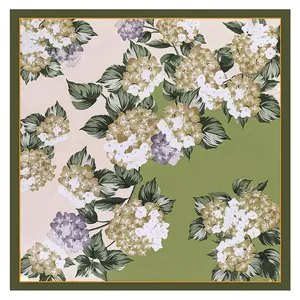 Carré de soie français imprimé hortensias vert avec élégante bordure dorée