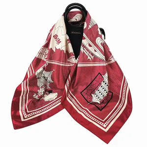 Seidenschal im Retro-Westsee-Stil mit roten chinesischen Mustern an schwarzer Tasche