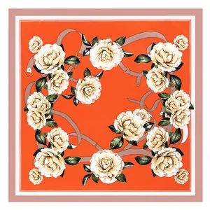 Elegante foulard quadrato in seta arancione 90cm con rose bianche e disegni a catena