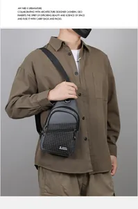 Details der Oxford-Stoff-Brusttasche mit mehreren Fächern und verstellbarem Gurt