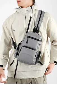 Sac bandoulière imperméable en nylon gris clair pour hommes avec plusieurs compartiments