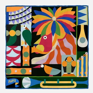 Détail du foulard carré imprimé pop art avec motifs d'animaux et bords bleus