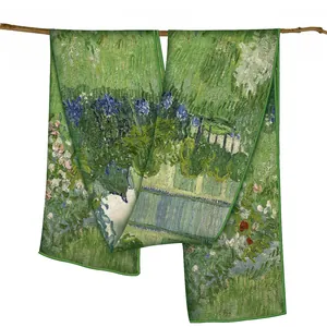 Écharpe de 150cm style Van Gogh avec imprimé jardin d'iris drapée sur une branche