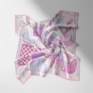 Dettaglio di un foulard quadrato in seta con illustrazione di moda e motivo a scacchi rosa