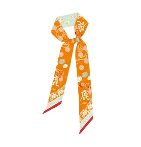 Twilly en soie orange avec motifs traditionnels chinois de cerfs et de nuages de bon augure