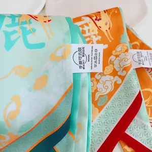 Foulard en soie avec motifs de nuages Dunhuang et cerf en bleu sarcelle et orange vif