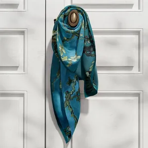 Écharpe artistique en soie aux amandiers de Van Gogh avec anneau décoratif vintage bleu