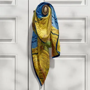 Écharpe en soie style Van Gogh aux motifs de peinture à l'huile sur une porte classique