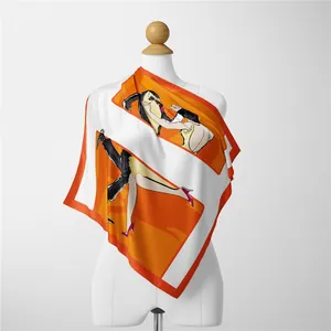 Foulard quadrato di seta 53cm con stampa ballerina arancione su manichino da esposizione