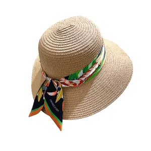 Chapeau de paille à large bord avec ruban tropical et texte France Paris décoratif