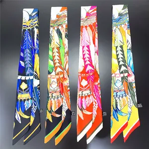 Lot de 4 foulards étroits en soie imprimé plumes pour sacs à main et coiffures