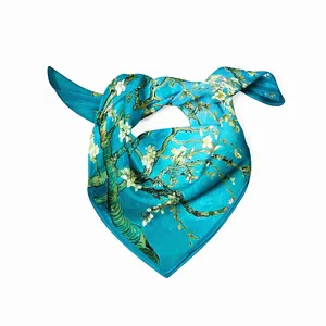 Artistieke sjaal met Van Gogh Amandelbloesem print van imitatiezijde in het blauw