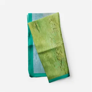 Detail van Van Gogh-stijl zijden sjaal met fijne handgerolde randen en olieverf