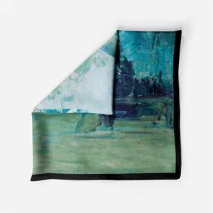 Détail du motif de peinture à l'huile impressionniste sur une texture de foulard en soie