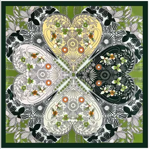 Foulard quadrato in seta verde 90cm con trifoglio e motivi floreali tipo mandala