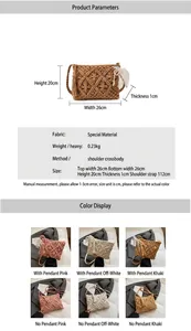 Nahaufnahme der gewebten Strandtasche im Boho-Stil mit Makramee-Strukturen und Quasten