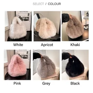 Dettaglio di borse a secchiello in peluche disponibili in bianco, albicocca, rosa e grigio