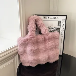 Borsa Tote in Peluche di Pelliccia di Coniglio Sintetica Texture a Bolle Morbida Borsa a Mano Con Ciondolo Animale Cartone Animato Autunno Inverno Donna