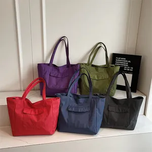 Minimalistische karierte Nylon-Einkaufstasche mit Vordertasche in fünf Farben