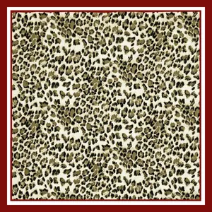 Klassisches Seidenquadrat mit Leopardenmuster, tiefrotem Rand und weißen Rahmendetails