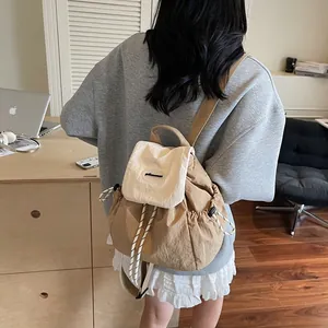 Zaino leggero in nylon kaki e beige per scuola o pendolarismo in stile coreano moderno