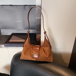 Sac Hobo Vintage en Daim Synthétique pour Femmes Sac à Épaule Grande Capacité Avec Boucle en Métal Croissant Sac à Main Rétro