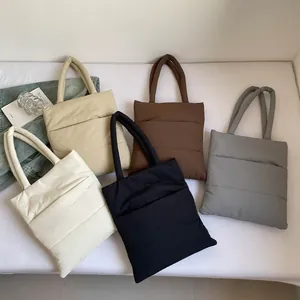 Borse tote imbottite trapuntate in cinque colori con manici morbidi per donna