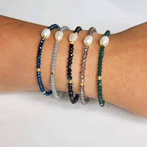 Bracelet en Perles d'Eau Douce Naturelles pour Femmes Fait à la Main Cristal Facetté Bracelet Élastique Perles d'Espacement Dorées Bijoux Minimalistes