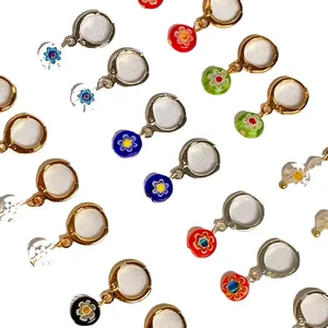 Set de pendientes de aro con flores de cristal Millefiori en oro y plata