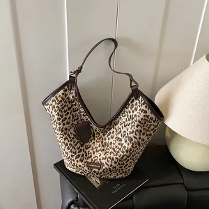 Sac Cabas Léopard à la Mode Femme Grande Capacité Bordure en Cuir PU Sac à Épaule Rétro Chic Sac Hobo Pour Quotidien