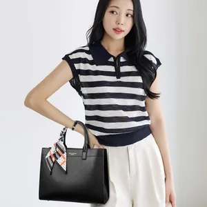 Elegante borsa tote da donna in pelle martellata nera con sciarpa di seta decorativa