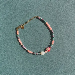Mélange de pierres naturelles, perle d'eau douce et bracelet de perles en verre cœur rouge