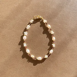 Bracelet vintage français avec perles d'eau douce naturelles et perles violettes