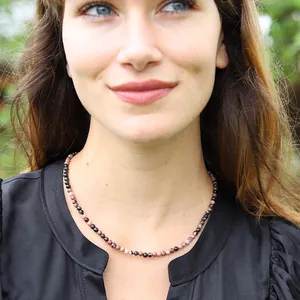 Collier de perles en rhodonite naturelle avec pierres colorées pour femme