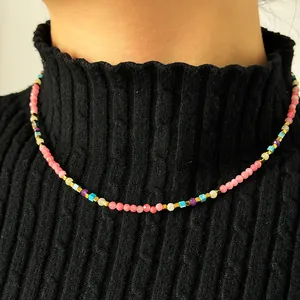 Collier de perles en pierres naturelles colorées pour femmes avec perles dorées mixtes