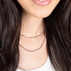 Collier double couche en pierre naturelle grise avec fines perles facettées