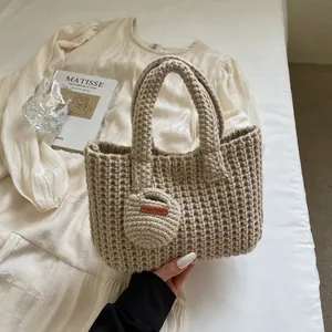 Sac à Main Tote Tricoté à la Main pour Femmes Couleur Unie Crochet Avec Pendentif Décoratif Sac à Épaule Tricoté Vintage Minimaliste