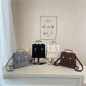Vintage Lederrucksack mit Leopardenmuster in vier Farben und verstellbaren Goldschnallen