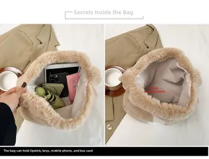 Interno spazioso della borsa tote in peluche con grande capacità per tablet e oggetti