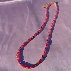 Collar de acero inoxidable chapado en oro de 18k con cuentas de piedras naturales rosas y azules