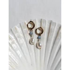 Orecchini in oro 18k con pietra naturale blu e perle d'acqua dolce barocche